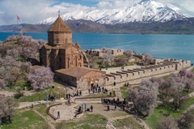 akdamar adası