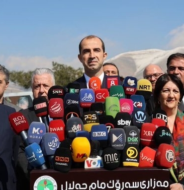 Talabaninin mezarı başında konuşma