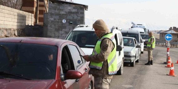 VAN'DA KESİNLEŞMİŞ CEZASI OLAN 3 KİŞİ YAKALANDI